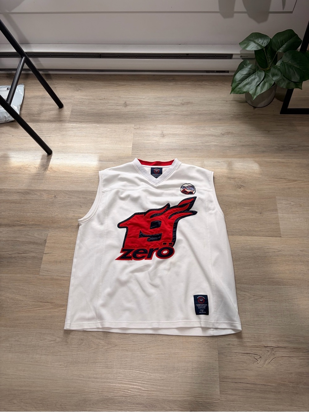 Zero 19 White and Red Sleeveless Jersey